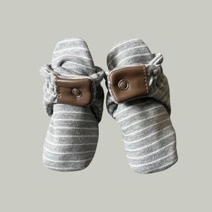 Robeez Grey Striped Snap 3 - 6 Months Baby Shoes